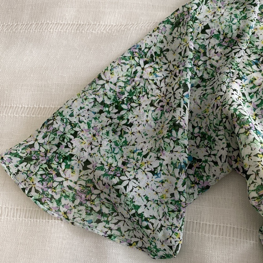Banana Republic Blue jasmine wrap blouse. - Picture 7 of 8